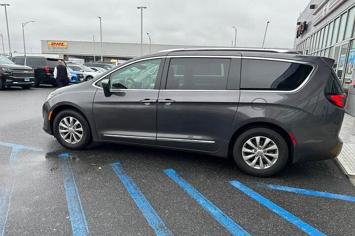 Eagle Airport (EGE) to Glenwood Resorts Round-Trip Transfer - Photo 1 of 15